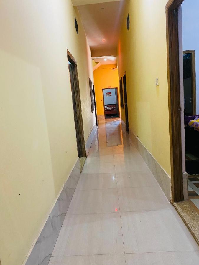Balaji Homestay Mathura In Vrindavan Buitenkant foto