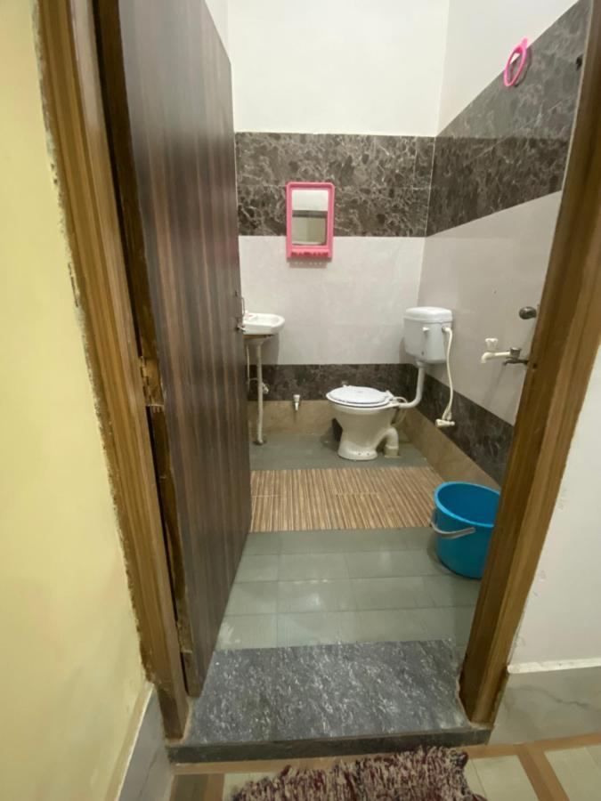 Balaji Homestay Mathura In Vrindavan Buitenkant foto