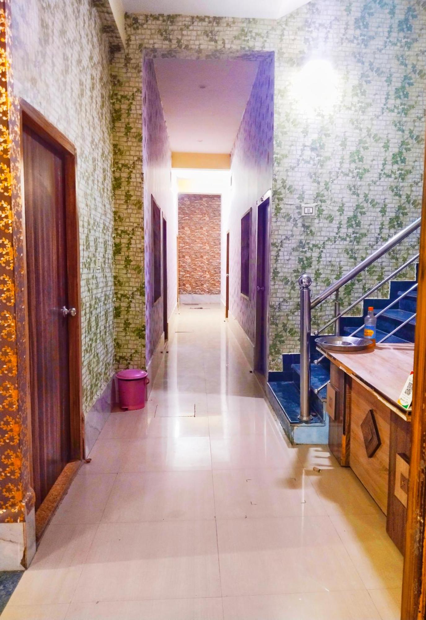 Balaji Homestay Mathura In Vrindavan Buitenkant foto