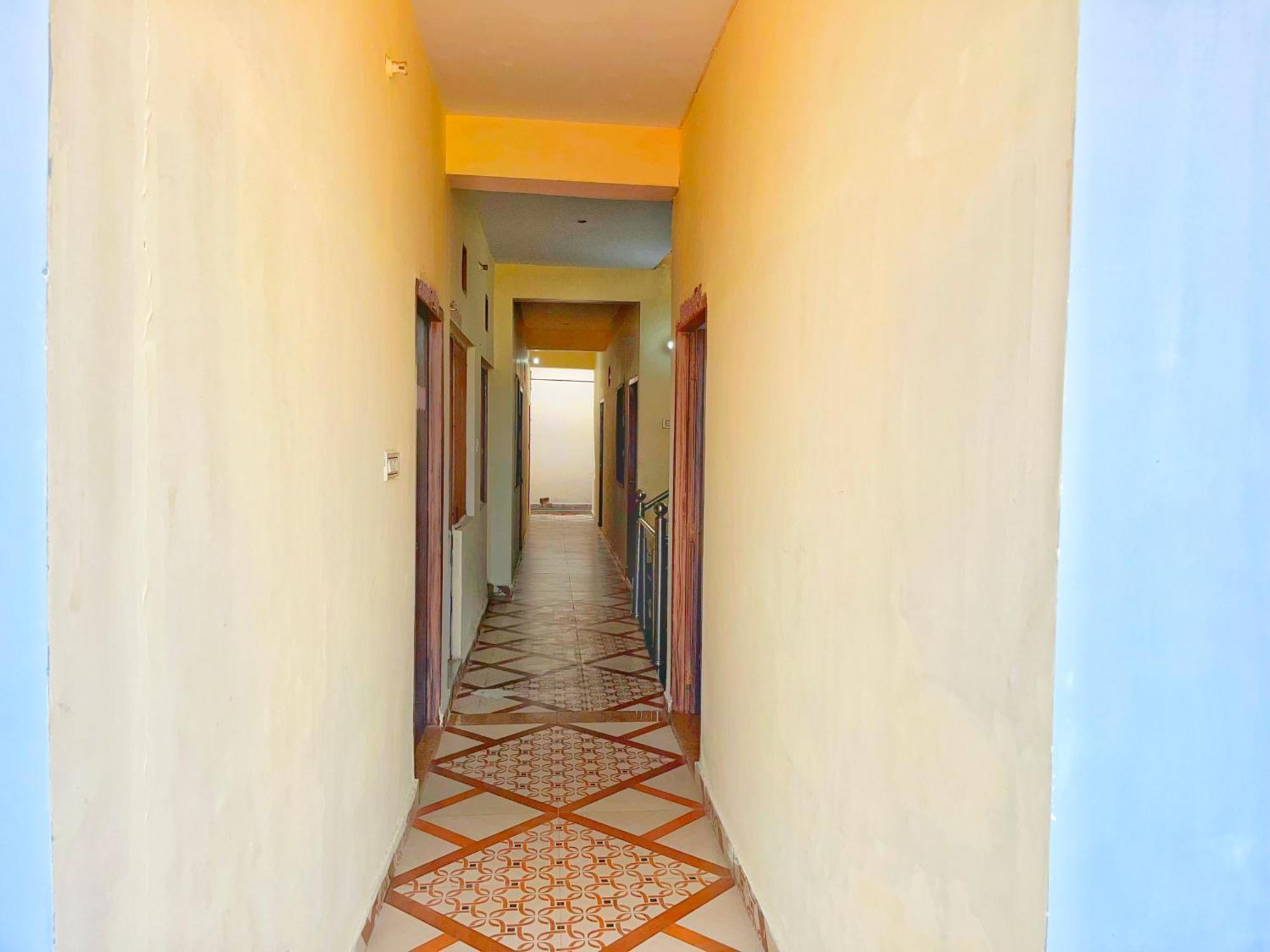 Balaji Homestay Mathura In Vrindavan Buitenkant foto