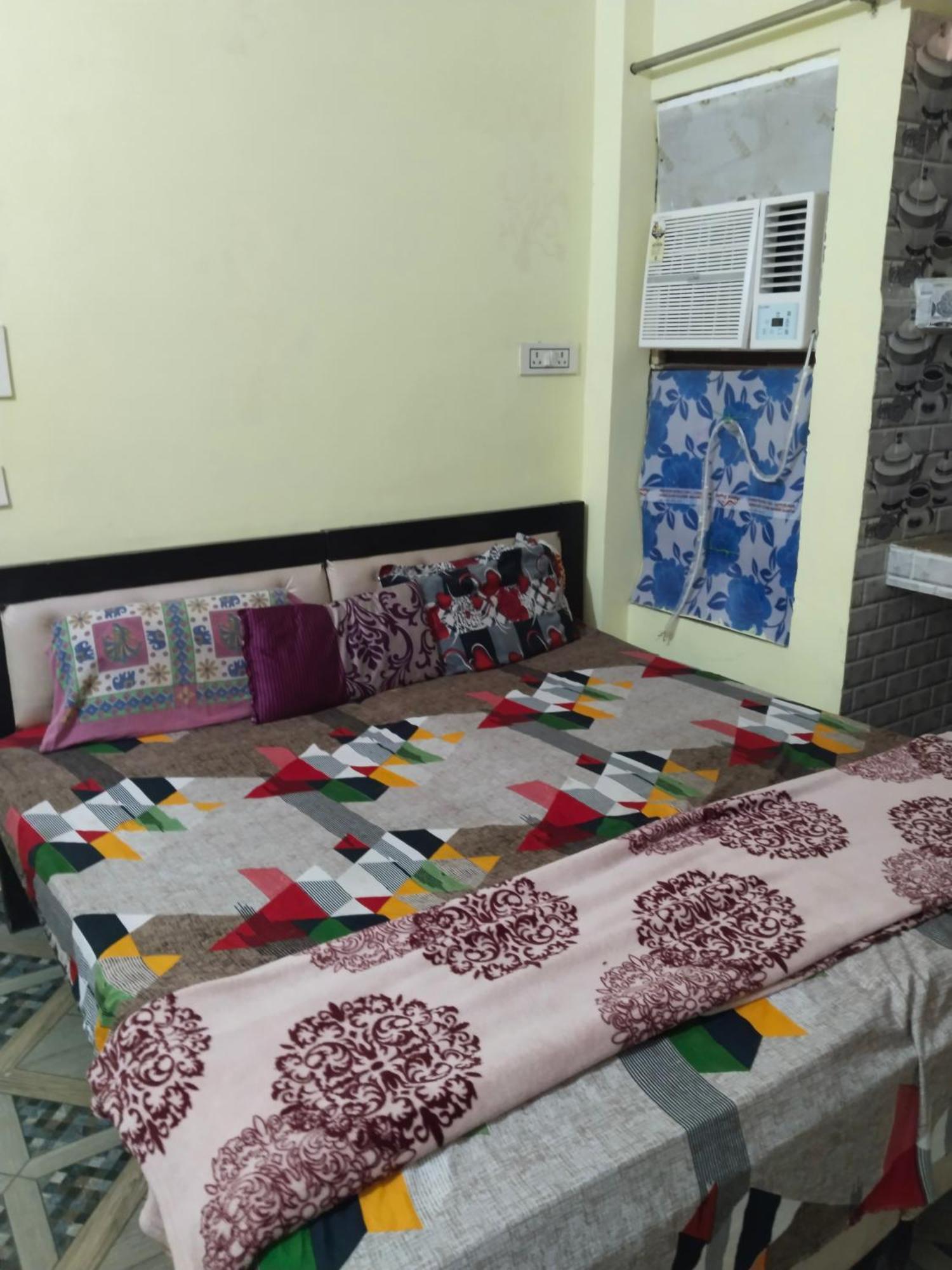 Balaji Homestay Mathura In Vrindavan Buitenkant foto
