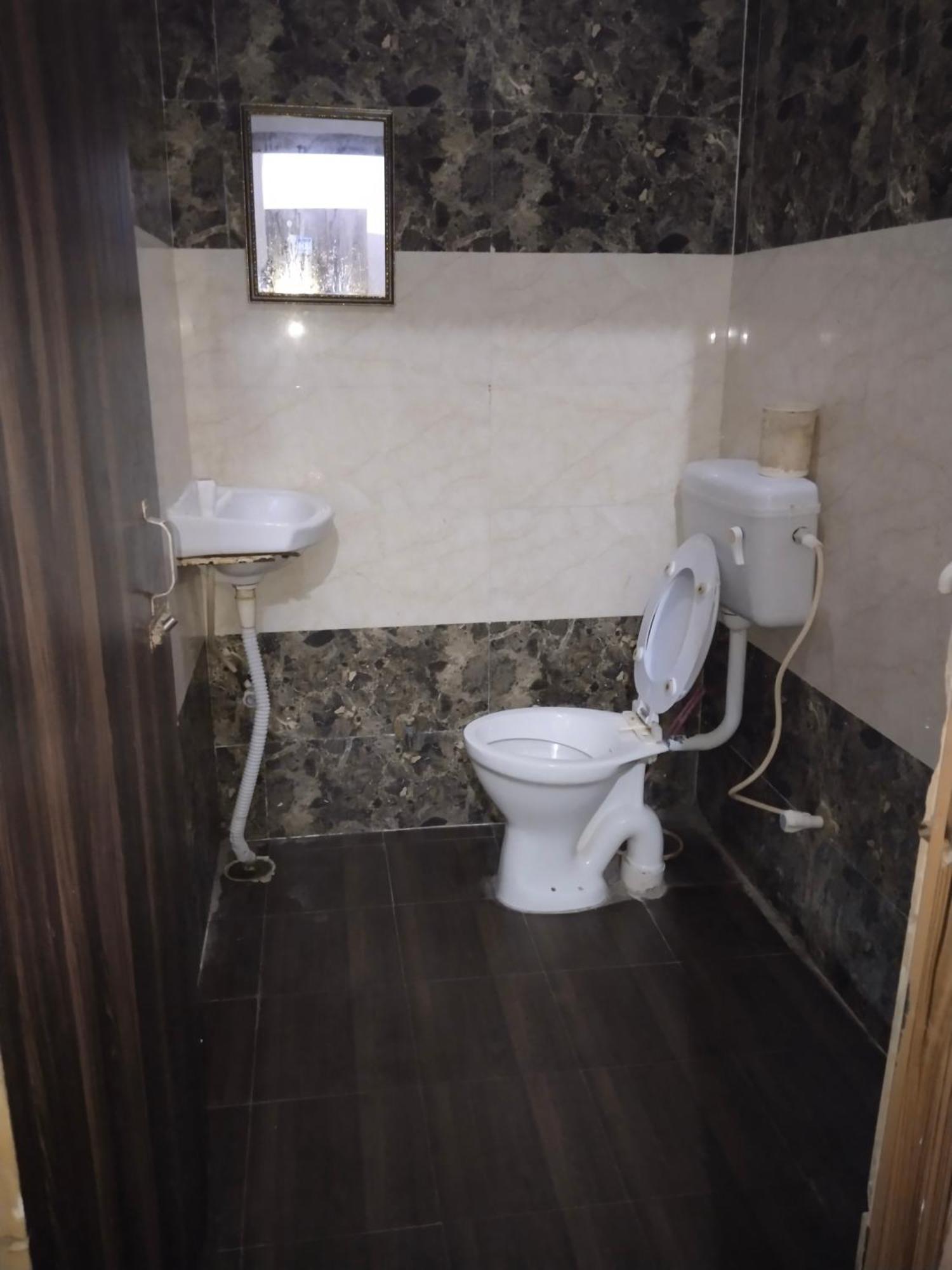 Balaji Homestay Mathura In Vrindavan Buitenkant foto