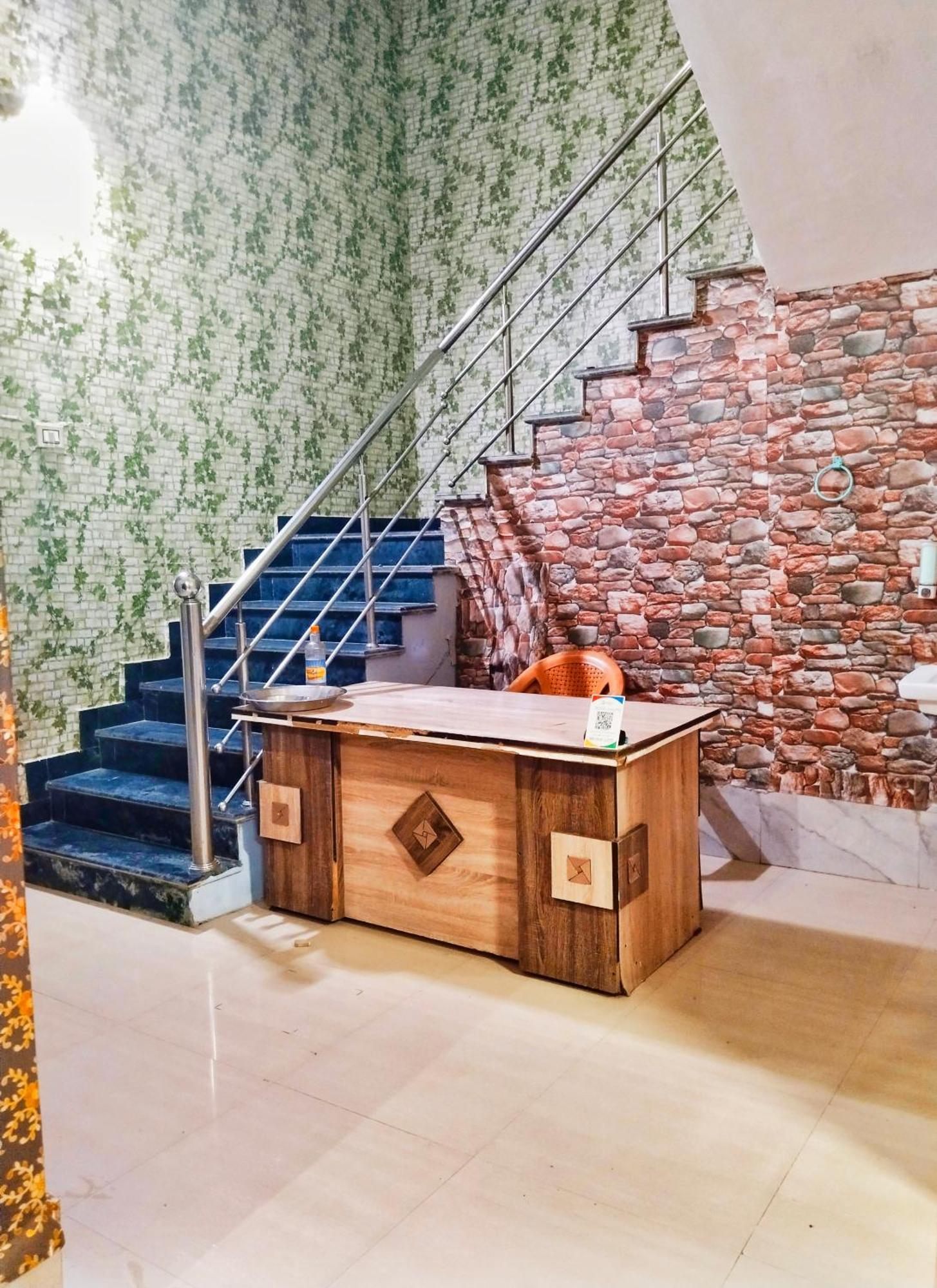 Balaji Homestay Mathura In Vrindavan Buitenkant foto