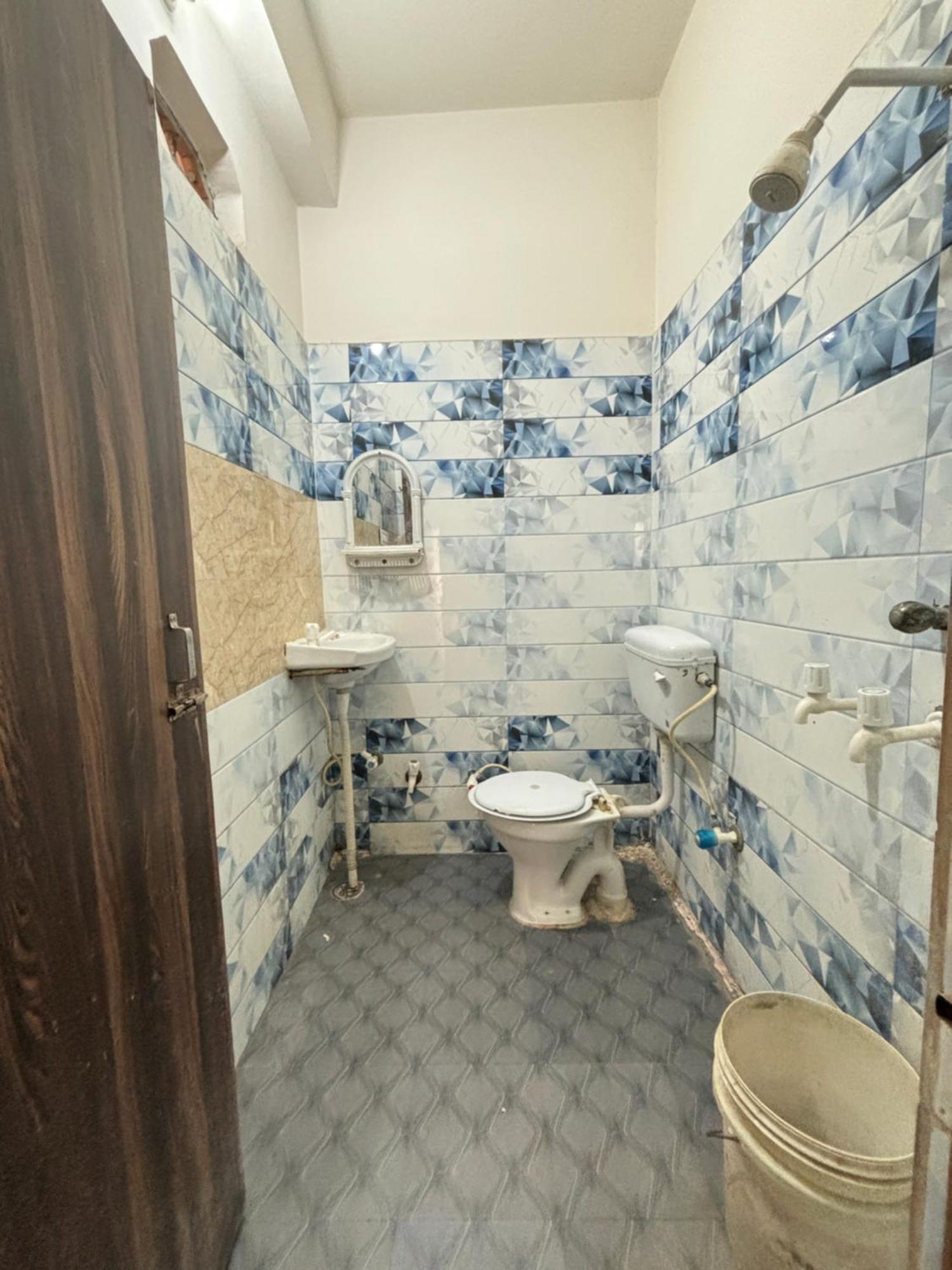 Balaji Homestay Mathura In Vrindavan Buitenkant foto