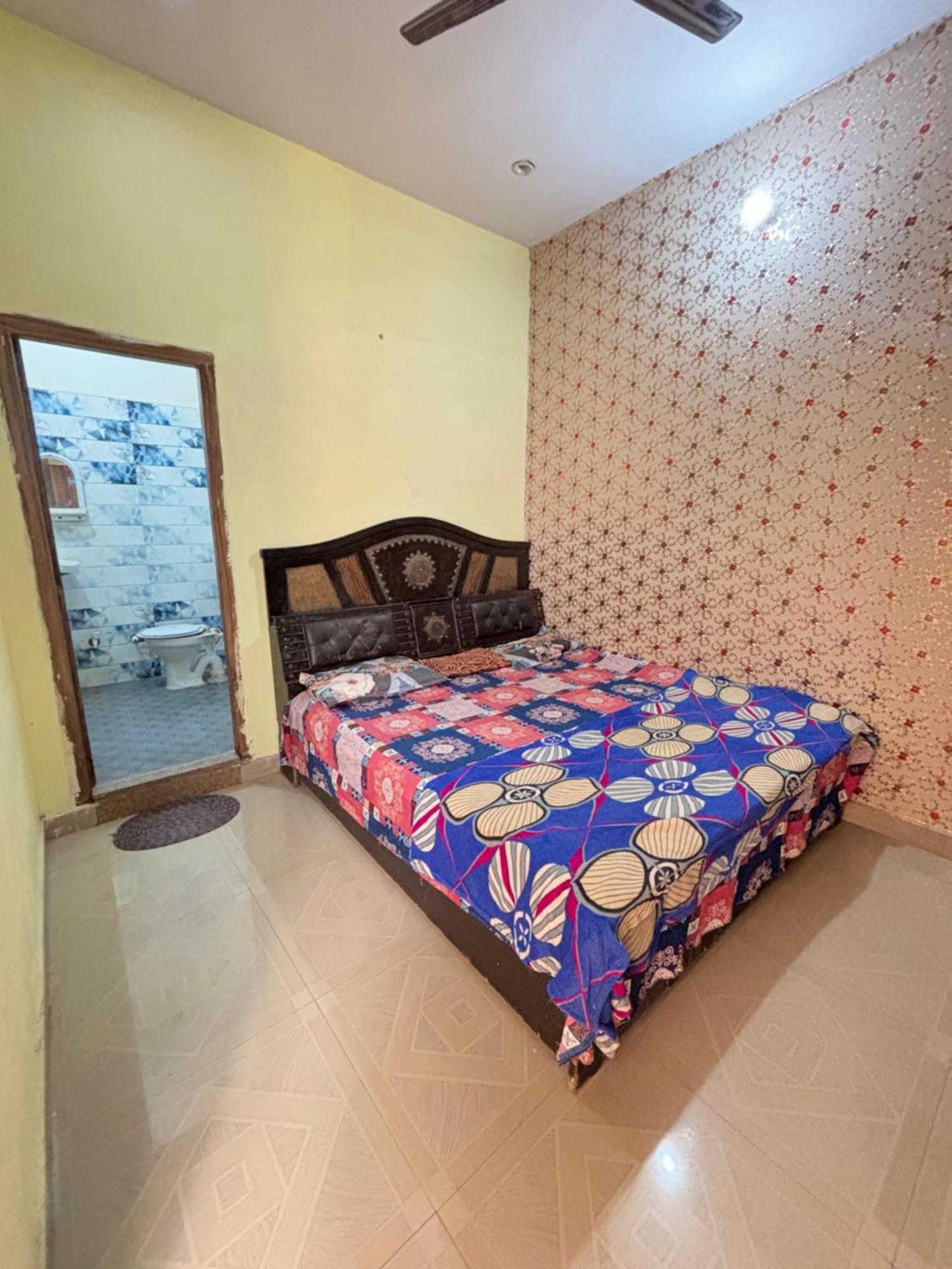 Balaji Homestay Mathura In Vrindavan Buitenkant foto