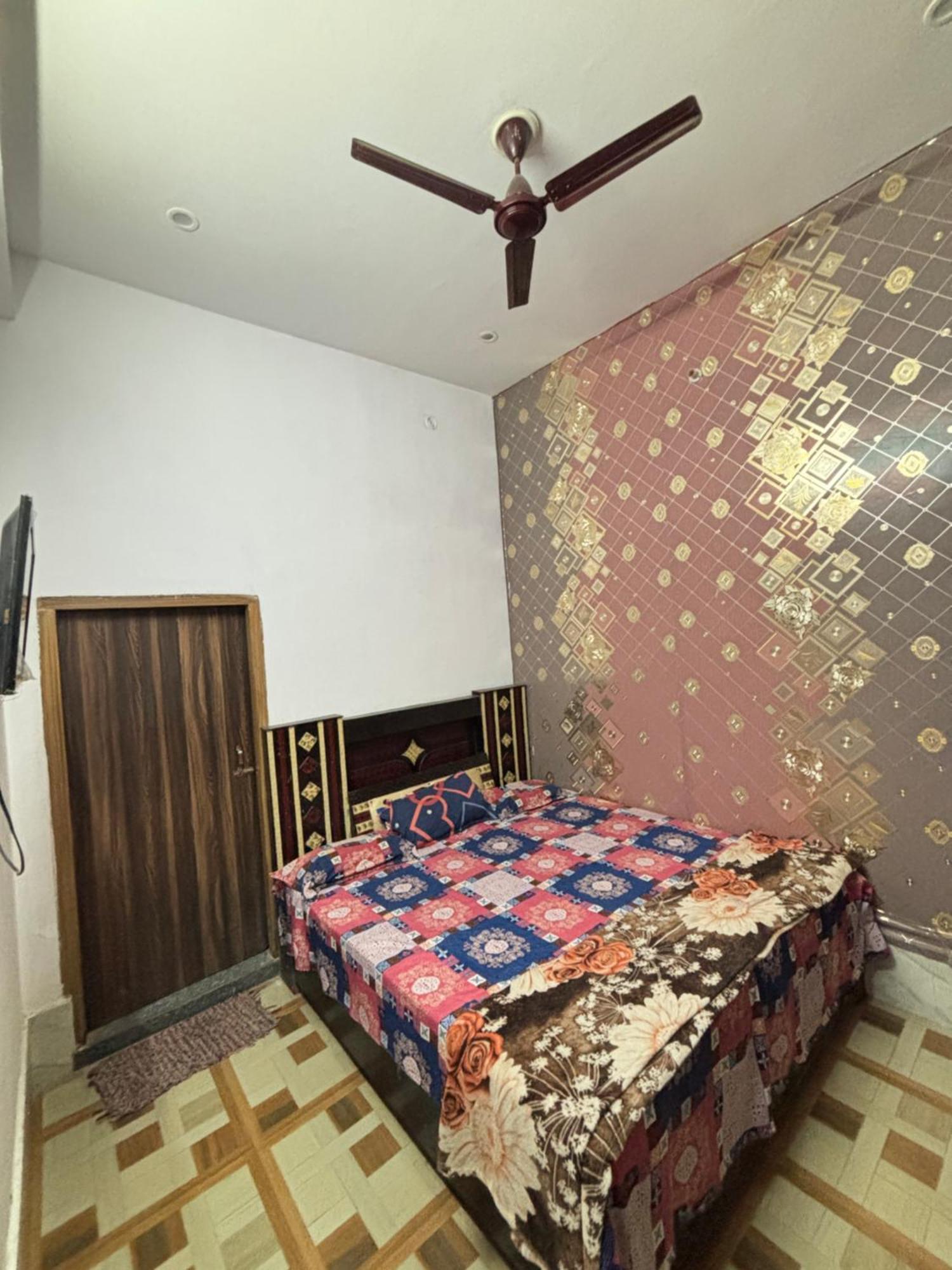 Balaji Homestay Mathura In Vrindavan Buitenkant foto